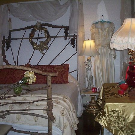 Yellow Turtle Inn New Windsor Экстерьер фото