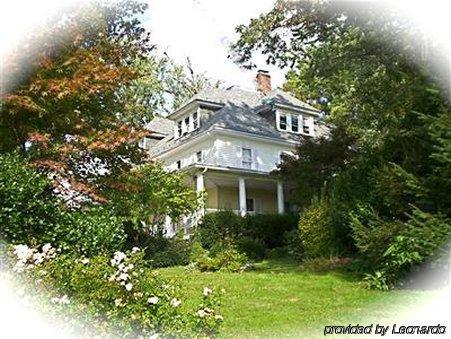Yellow Turtle Inn New Windsor Экстерьер фото