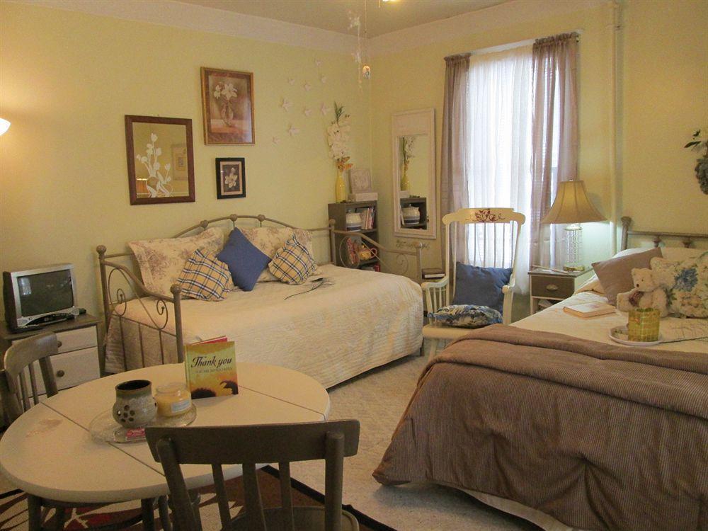 Yellow Turtle Inn New Windsor Экстерьер фото