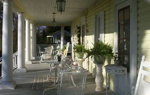Yellow Turtle Inn New Windsor Экстерьер фото